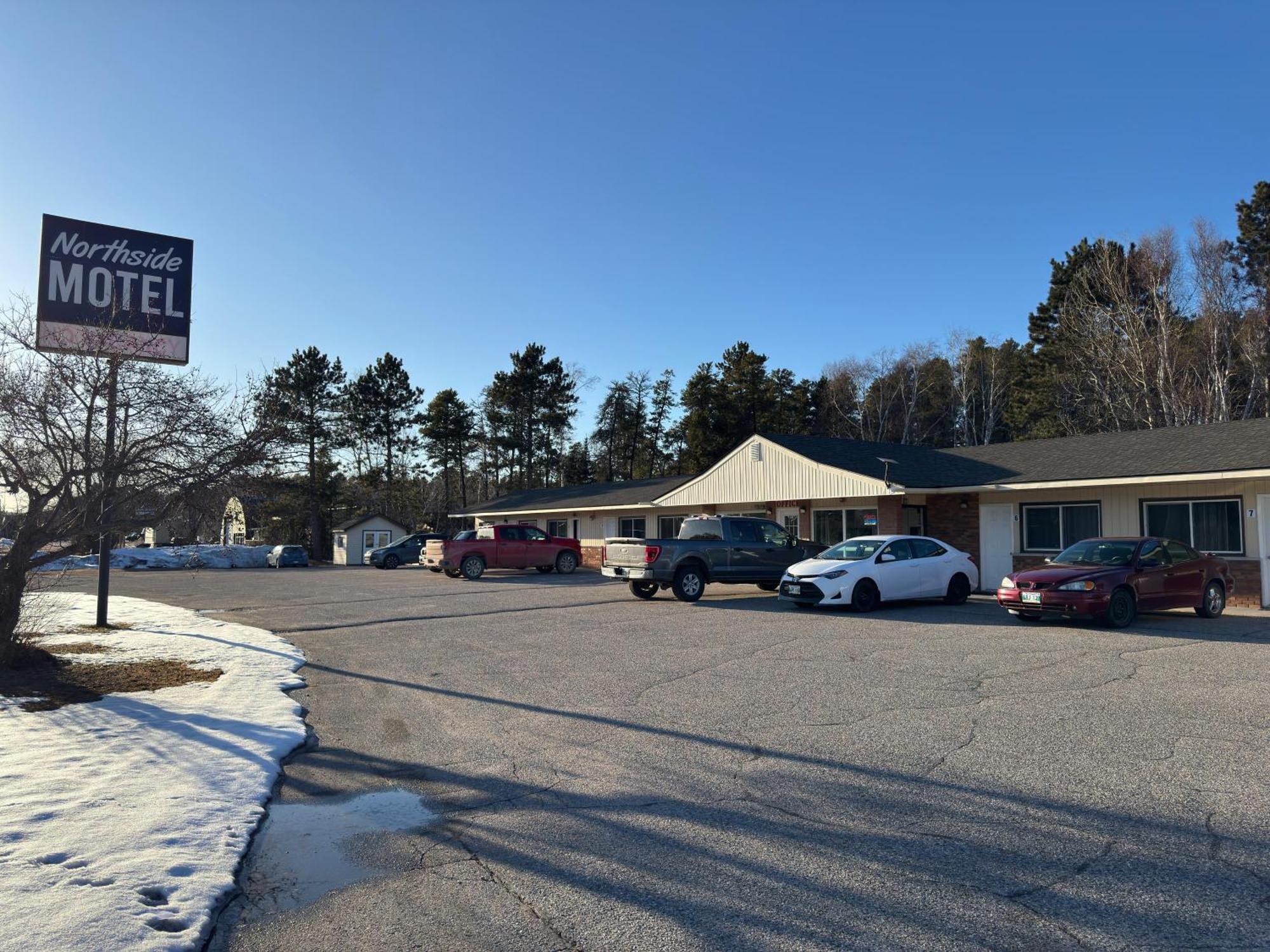 Northside Motel Vermilion Bay Екстер'єр фото