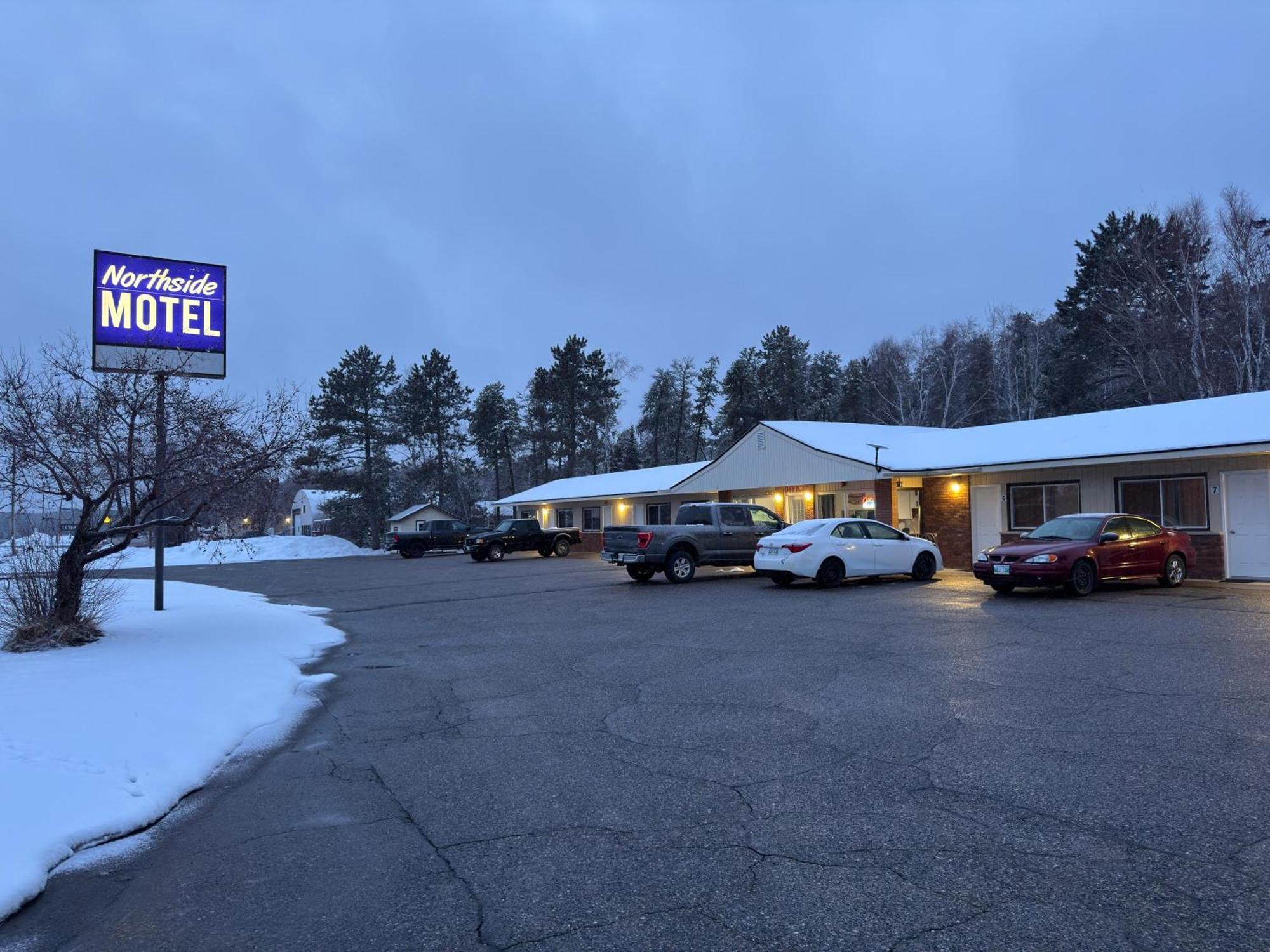 Northside Motel Vermilion Bay Екстер'єр фото