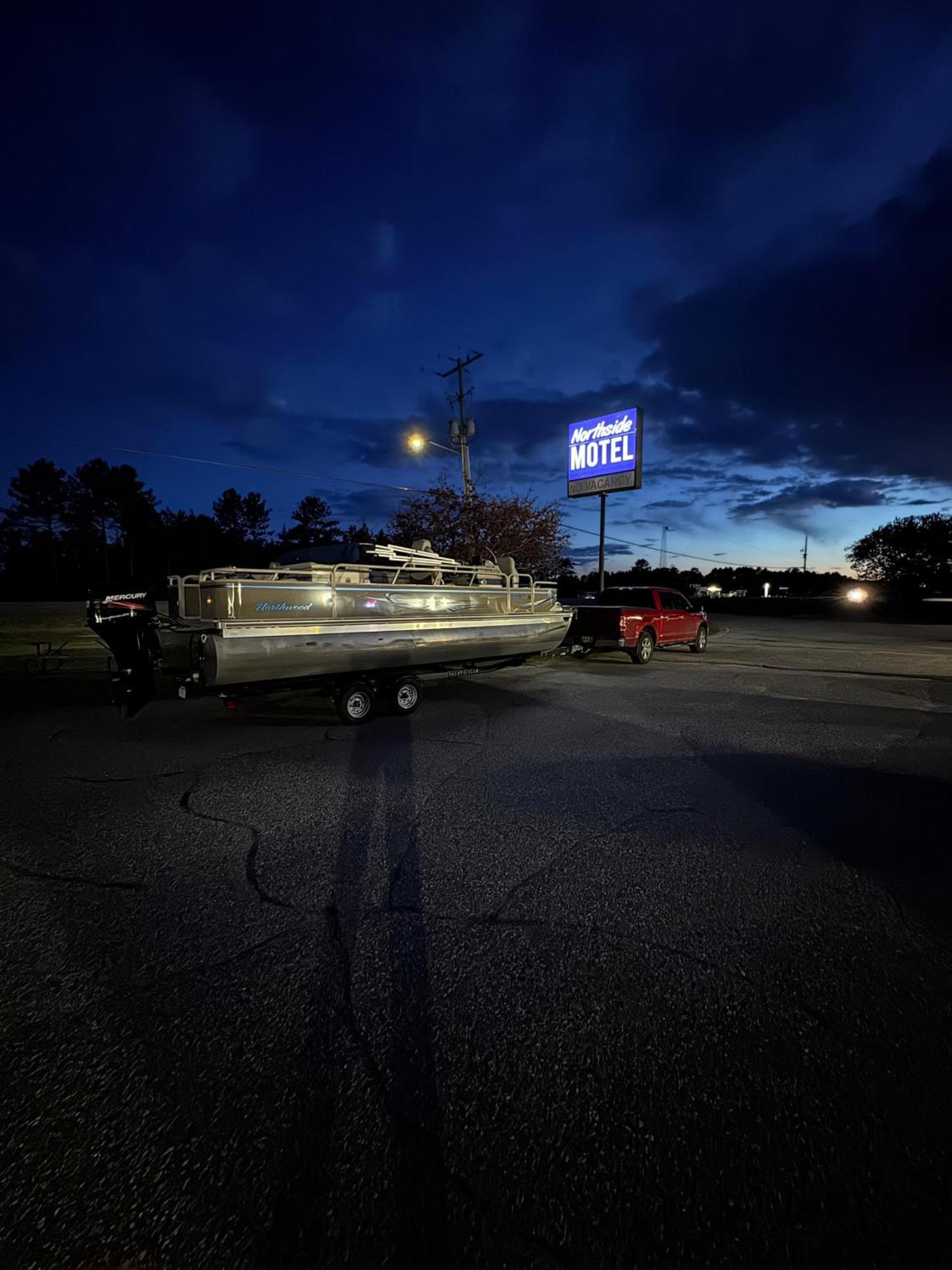 Northside Motel Vermilion Bay Екстер'єр фото